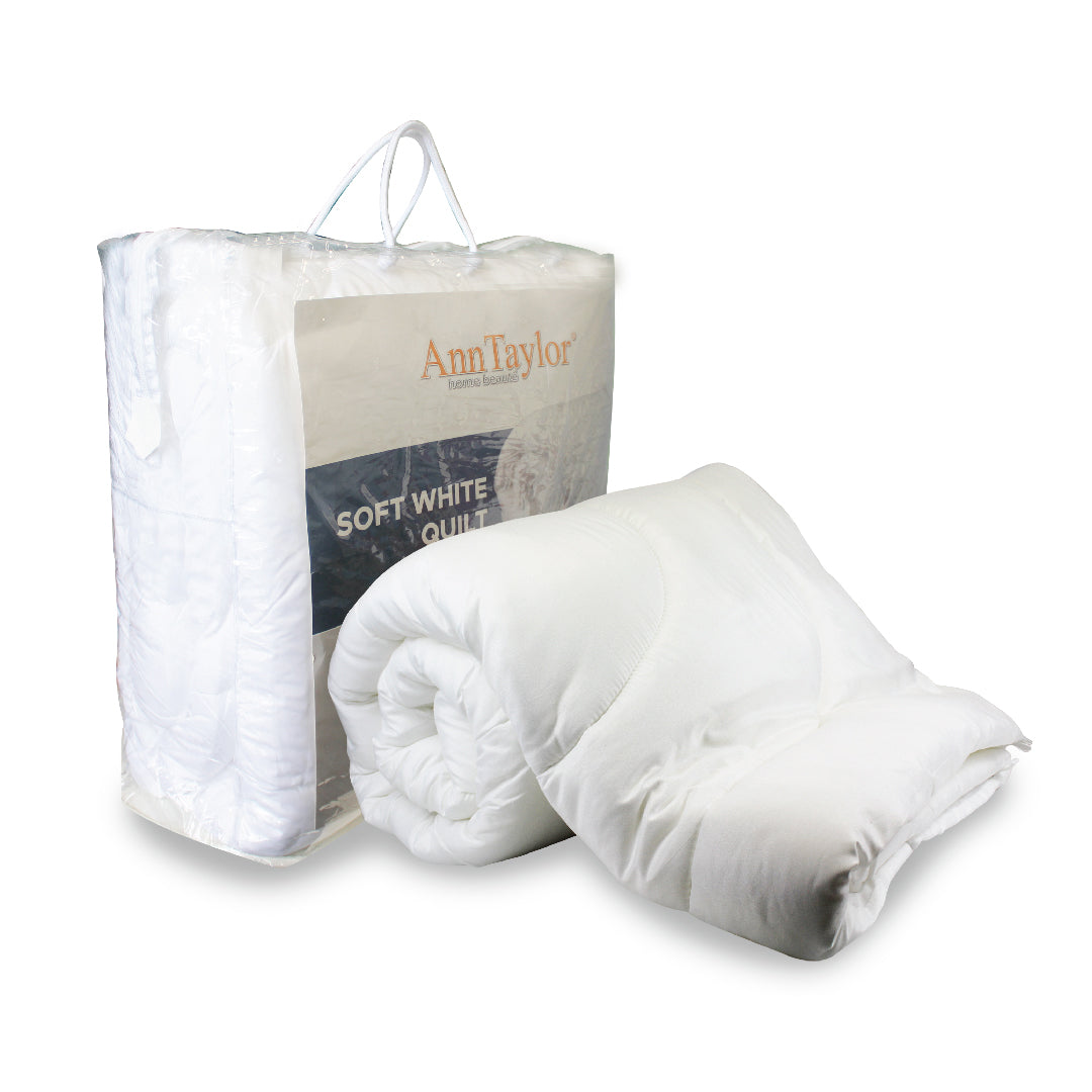 Ann Taylor Soft White Quilt